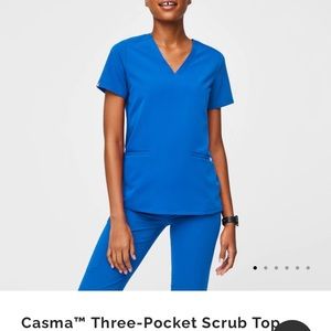 Figs Casma three pocket scrub top royal blue small